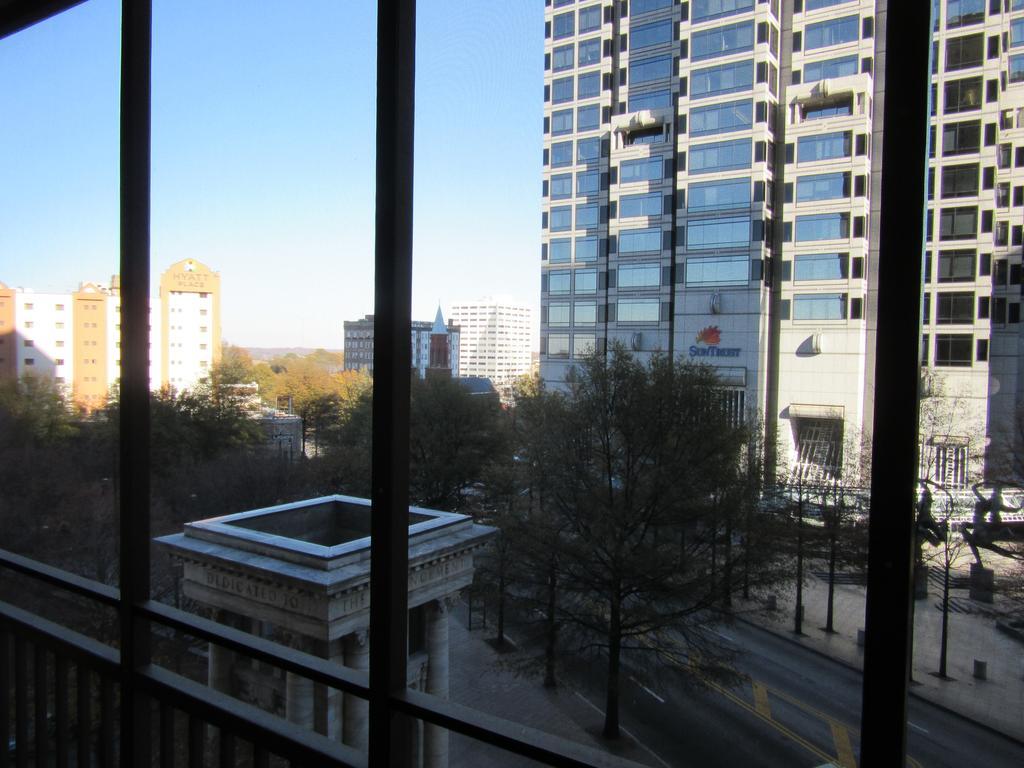 Downtown 2 Bedroom Apt 5I Атланта Экстерьер фото
